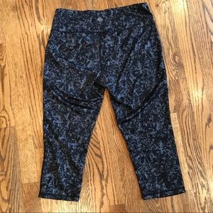Athleta cropped legging, reversible